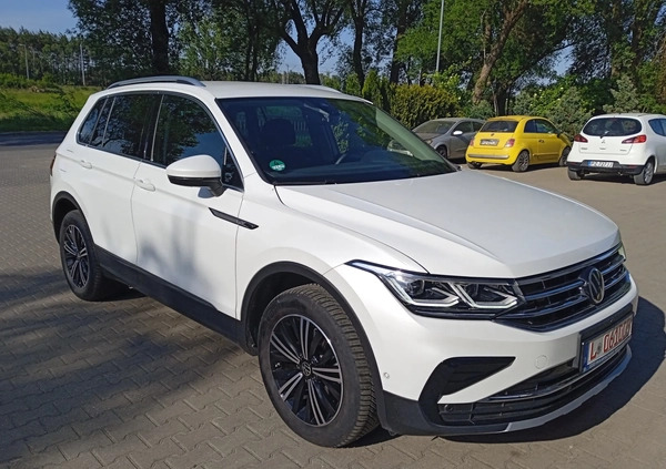 Volkswagen Tiguan cena 112000 przebieg: 25000, rok produkcji 2022 z Pobiedziska małe 781